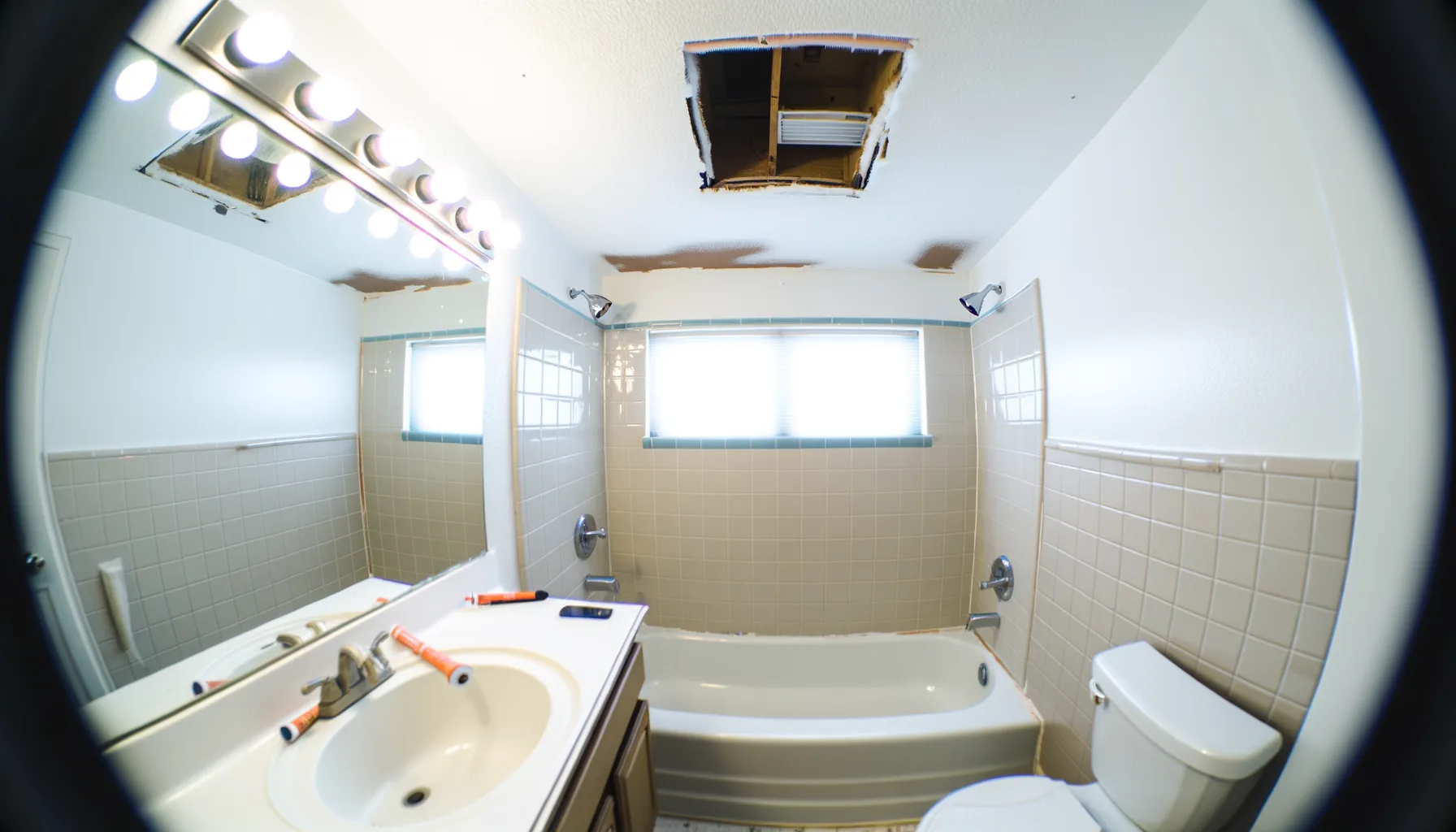 5 Signs You Need Professional Water Damage Restoration in Houston